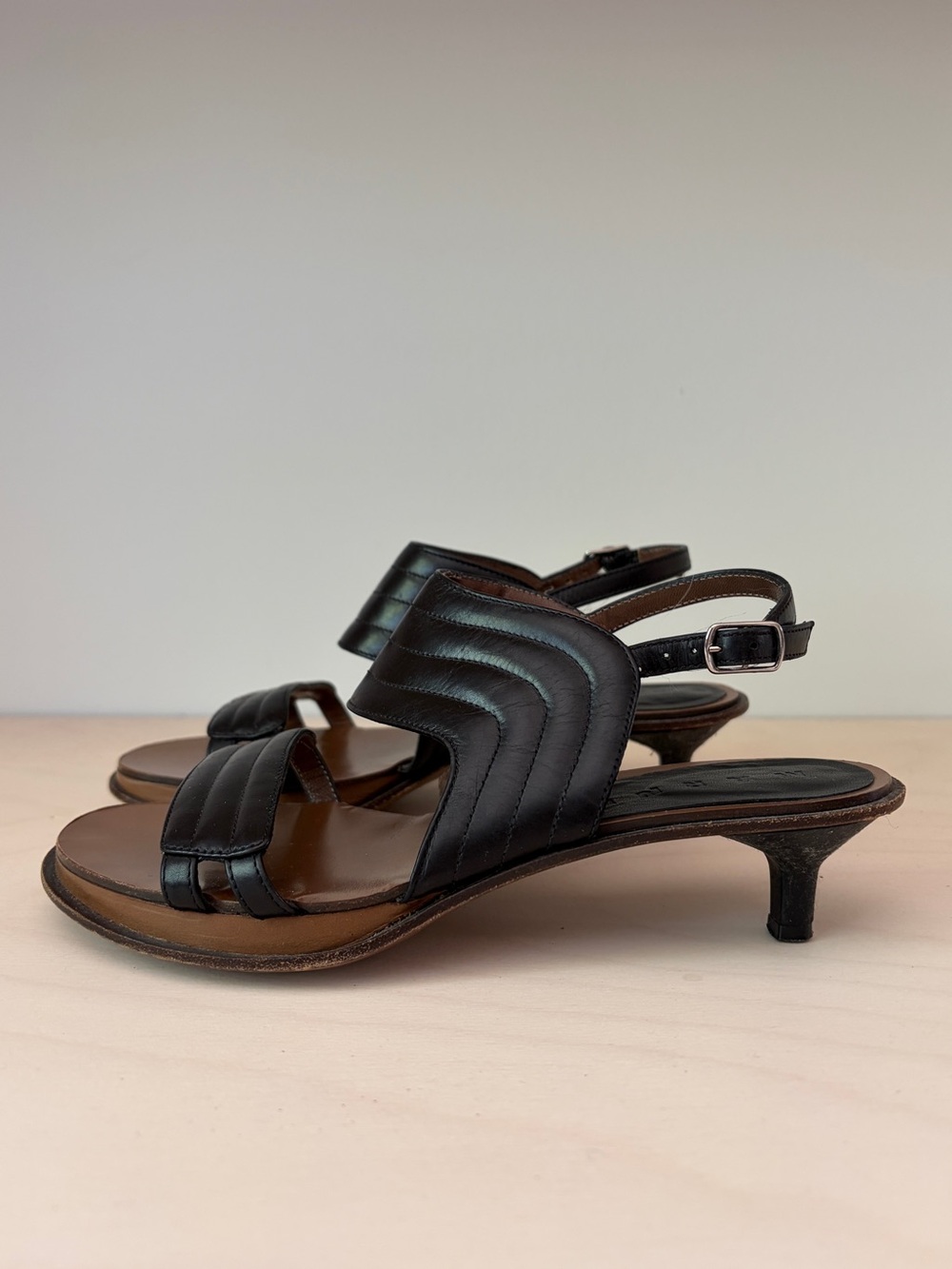 Marni 90’s kitten heel Black Leather Sandals 36.5 - Picture 2 of 7